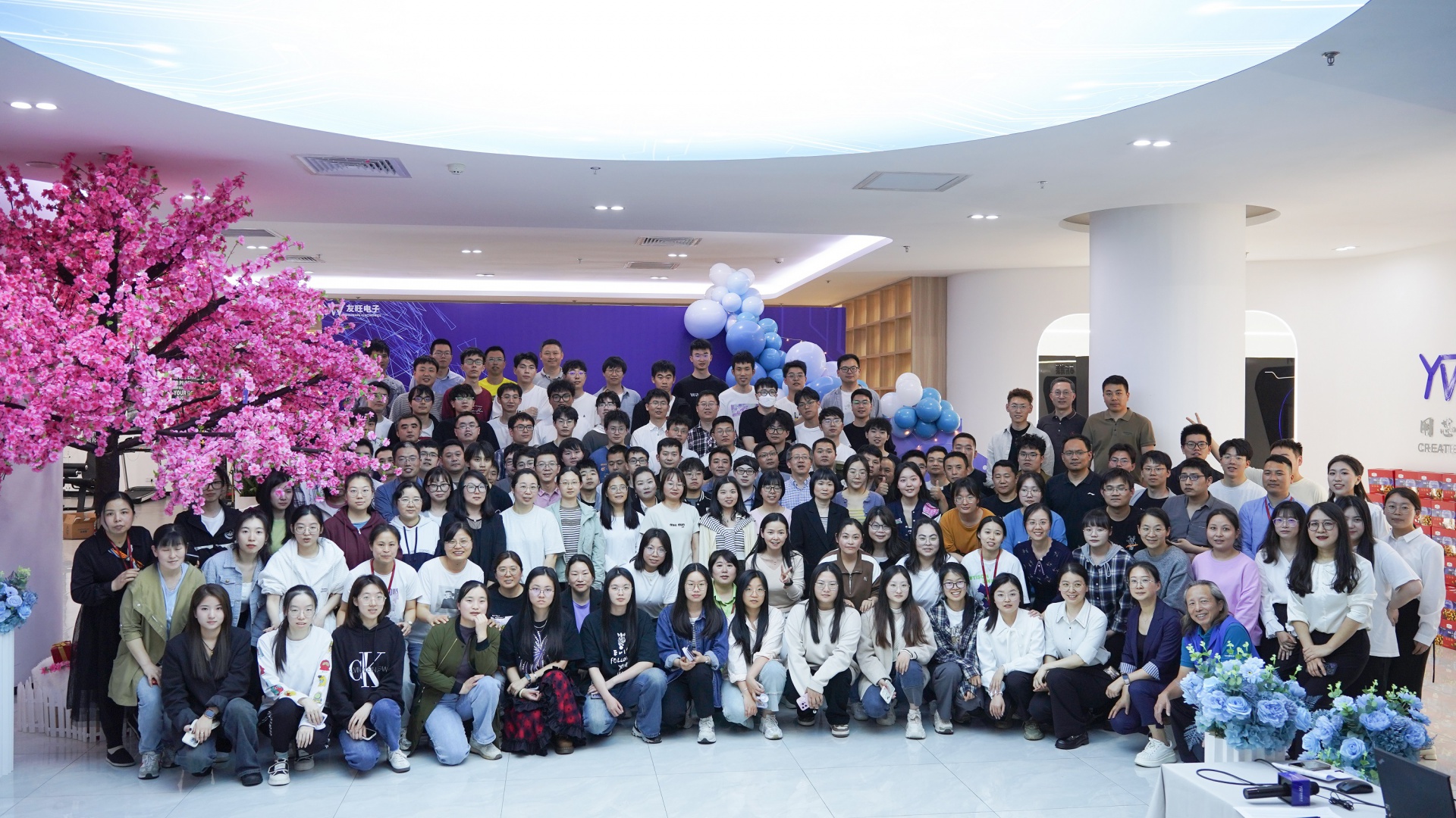 
                            跨越“三”海共聚，“十”終如一前行——友旺三十周年司慶