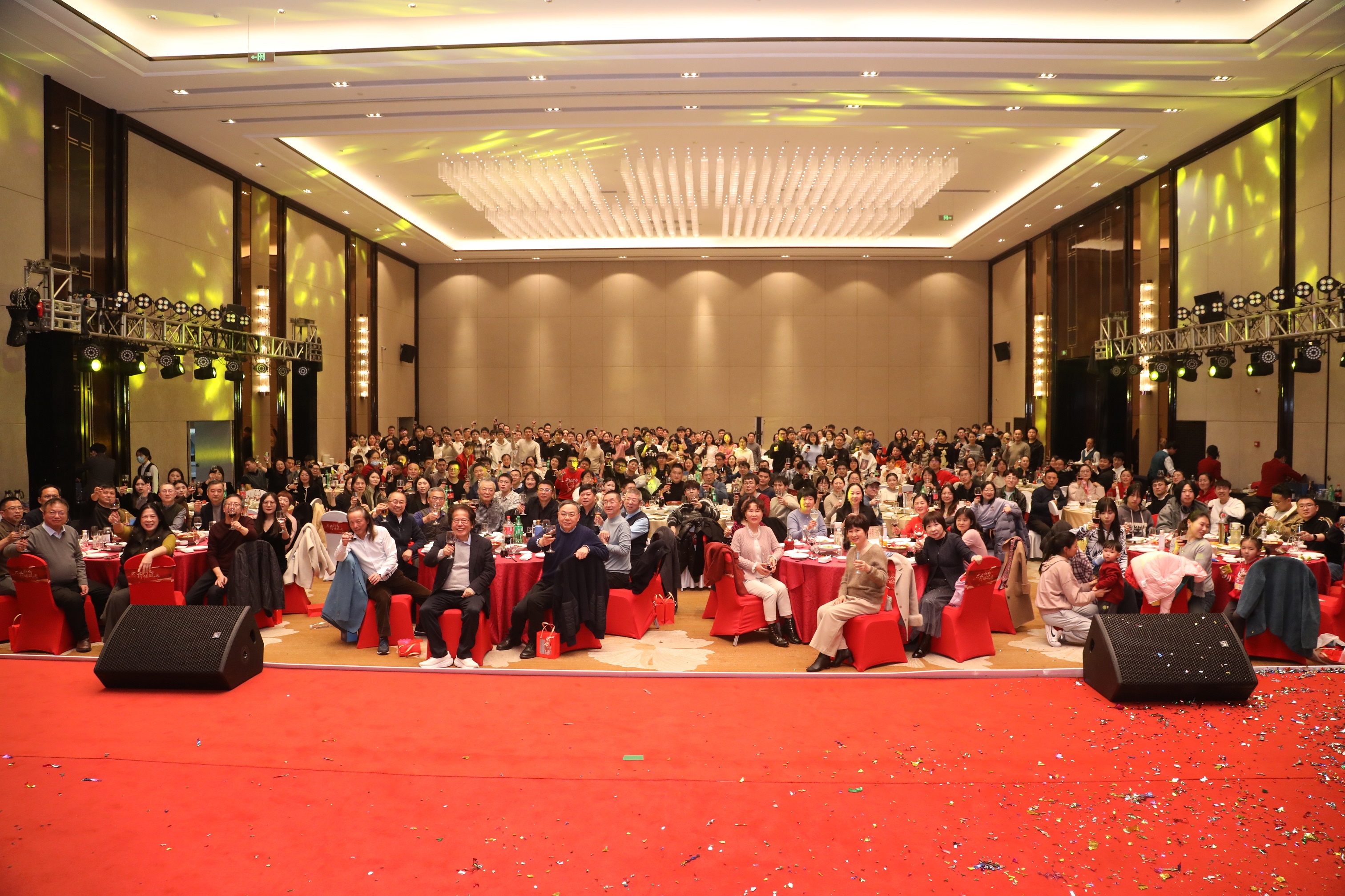 
                            芯之所向，行臻致遠(yuǎn)——2025年友旺新春年會圓滿成功